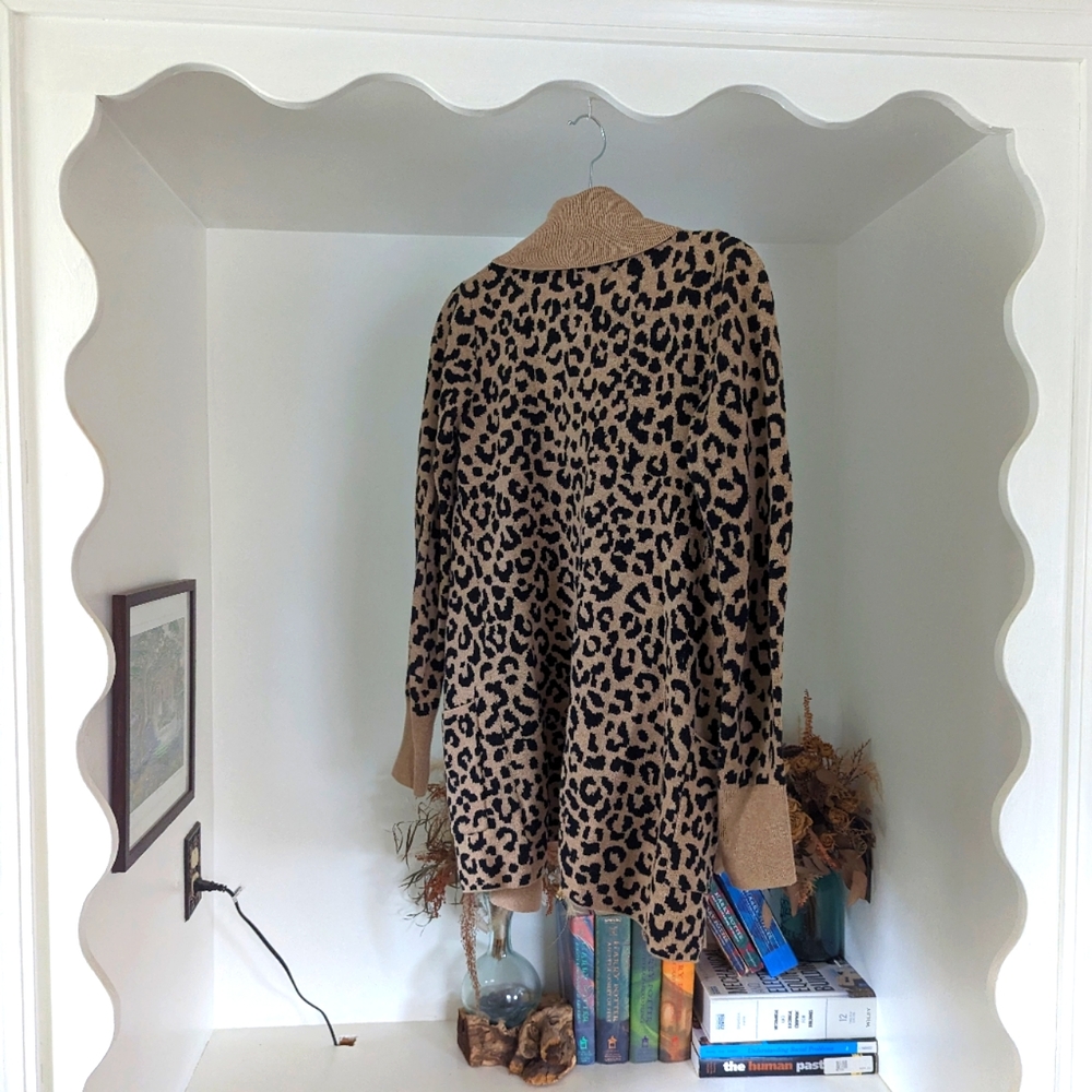 Leopard Sweater - Picture 2 of 4